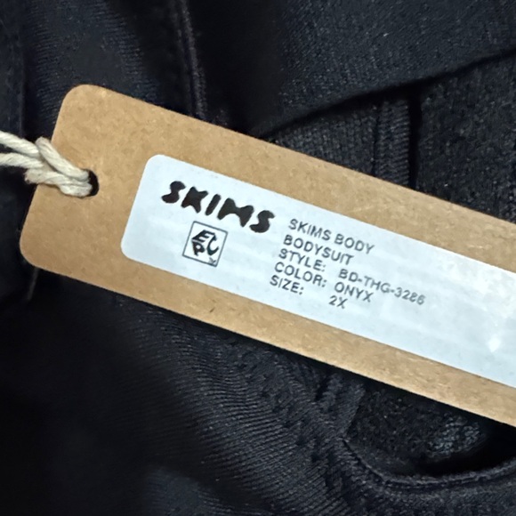 SKIMS Underwire Thong Bodysuit - Picture 7 of 8